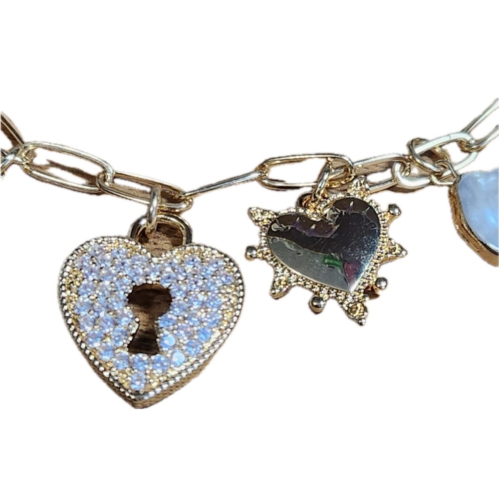 NWT ⚜️👑⚜️ ATTERRI Gorgeous multi charm Necklace - Picture 2 of 7
